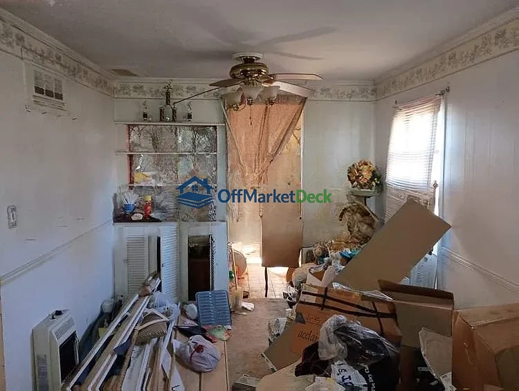 Off-market house in Shreveport, Louisiana — 2 beds, 1 bath, $15,000 — photo 6 of 8