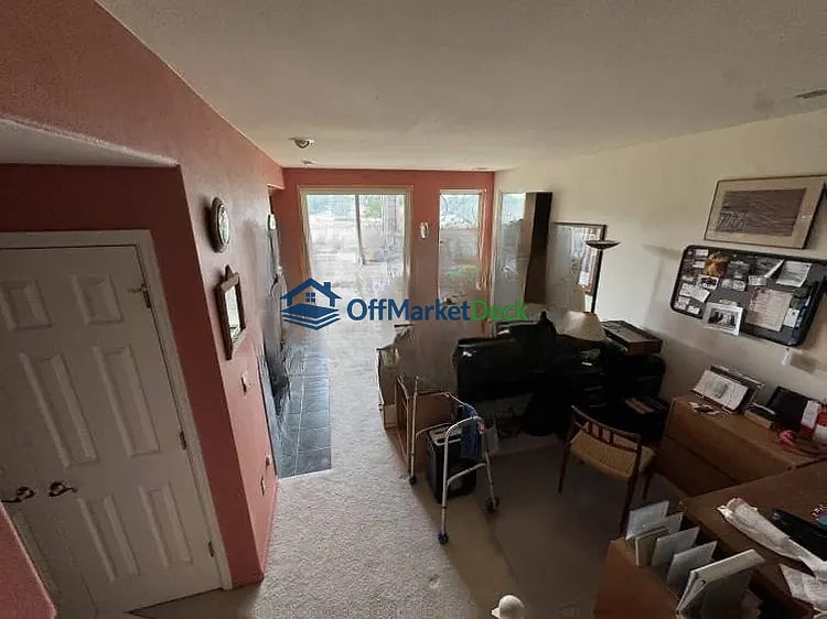 Off-market house in Lone Tree, Colorado — 3 beds, 3 baths, $439,000 — photo 7 of 8
