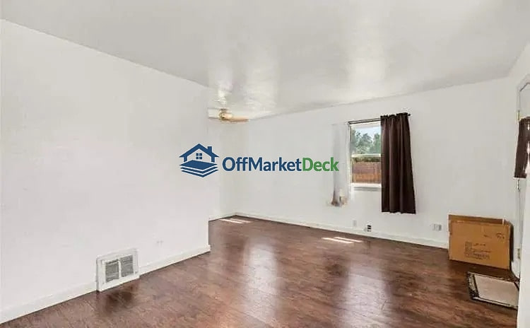 Off-market house in Denver, Colorado — 2 beds, 1 bath, $247,000 — photo 5 of 8