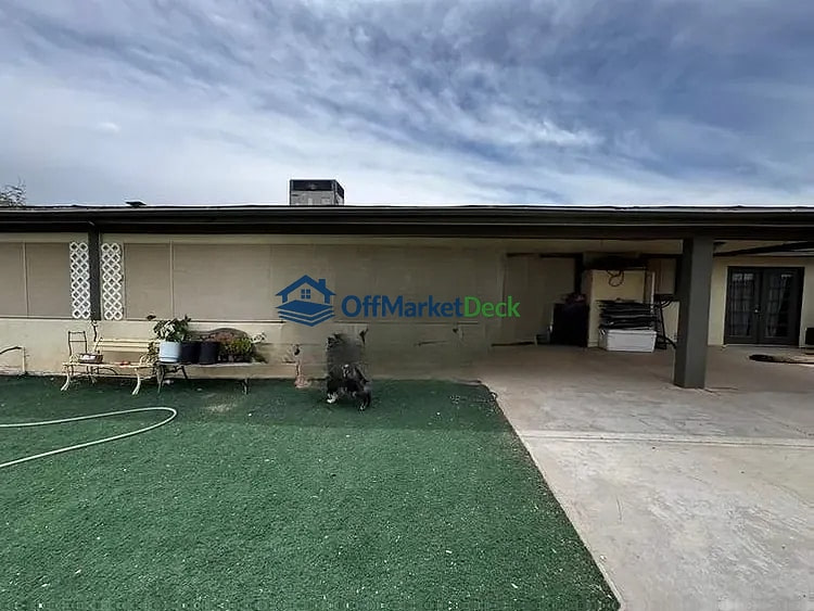 Off-market house in Litchfield Park, Arizona — 4 beds, 2 baths, $439,900 — photo 3 of 7