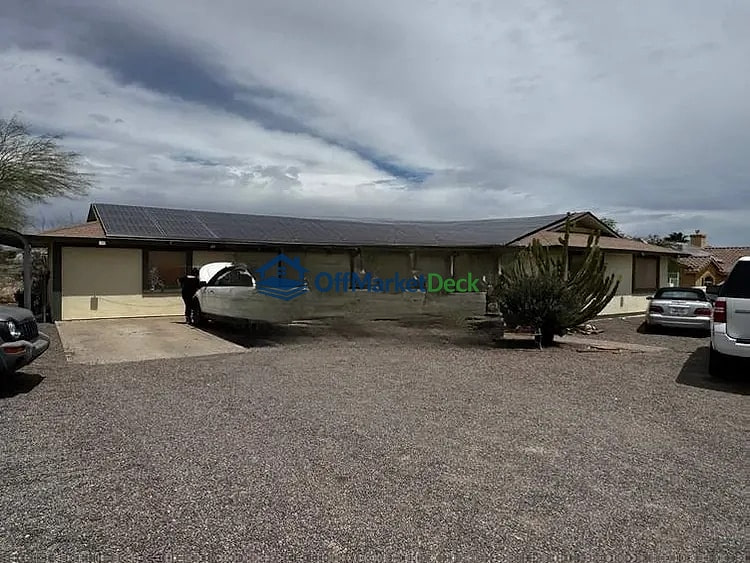 Off-market house in Litchfield Park, Arizona — 4 beds, 2 baths, $439,900 — photo 6 of 7