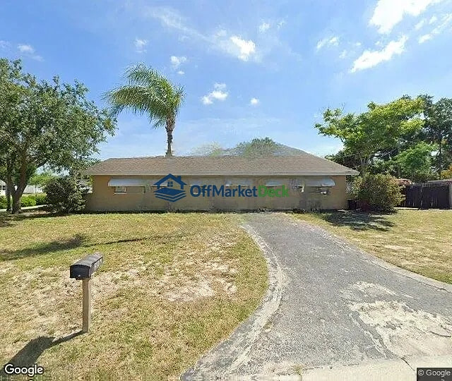 Off-market house in New Port Richey, Florida — 3 beds, 2 baths, $149,000 — photo 3 of 3
