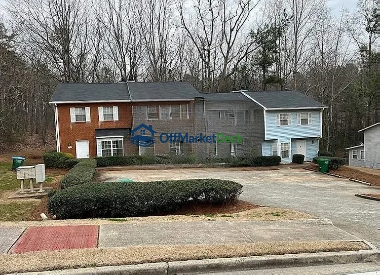 Off-market house in Snellville, Georgia — 8 beds, 12 baths, $650,000 — photo 2 of 8