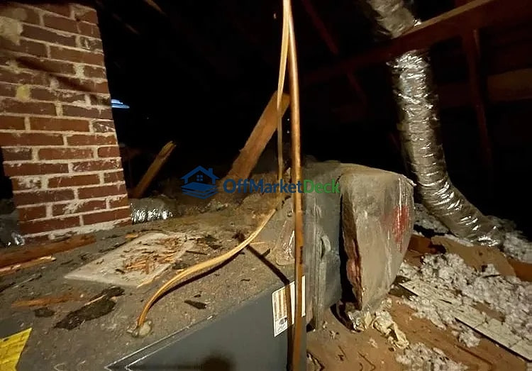 Off-market house in Forest Park, Georgia — 3 beds, 1 bath, $98,000 — photo 5 of 8