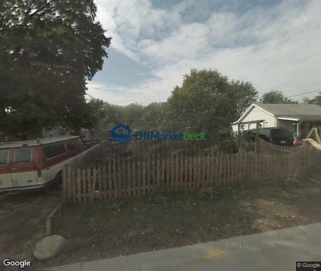 Off-market house in Walton, Kentucky — 2 beds, 1 bath, $36,000 — photo 3 of 3