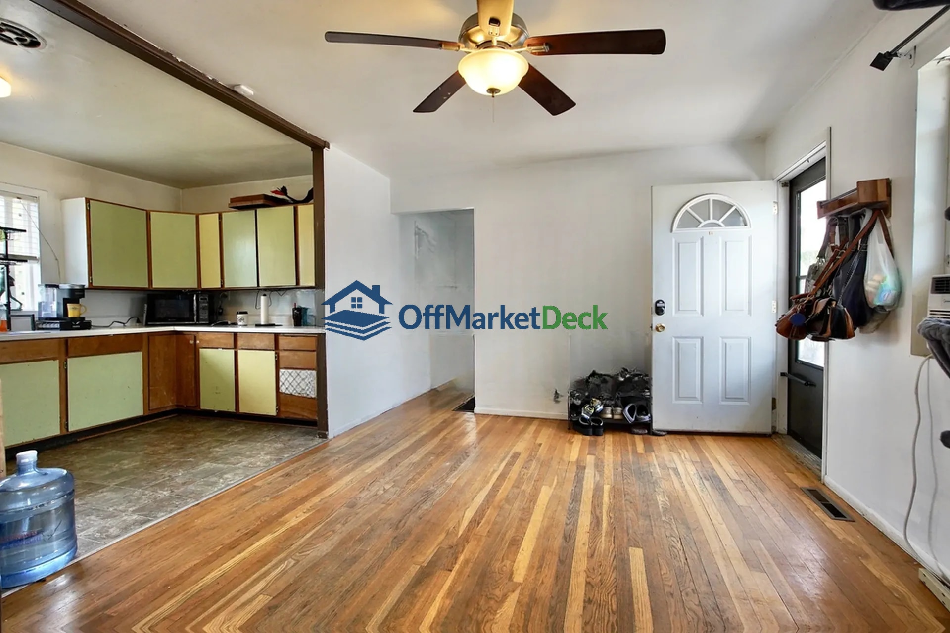 Off-market house in Casper, Wyoming — 3 beds, 1 bath, $217,000 — photo 7 of 8