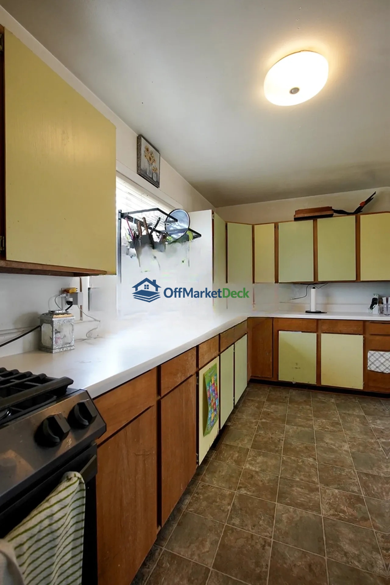 Off-market house in Casper, Wyoming — 3 beds, 1 bath, $217,000 — photo 4 of 8