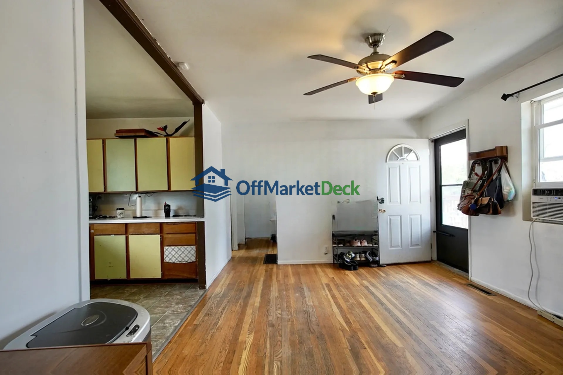 Off-market house in Casper, Wyoming — 3 beds, 1 bath, $217,000 — photo 5 of 8