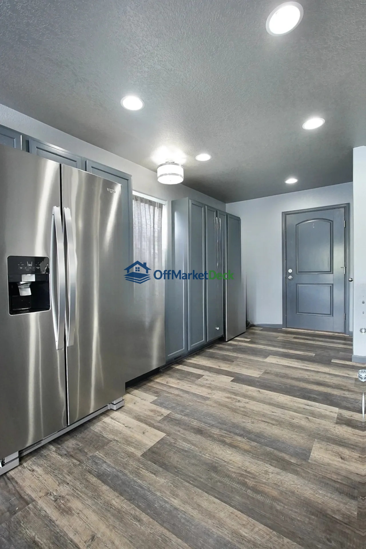 Off-market house in Douglas, Wyoming — 4 beds, 3 baths, $400,000 — photo 5 of 8