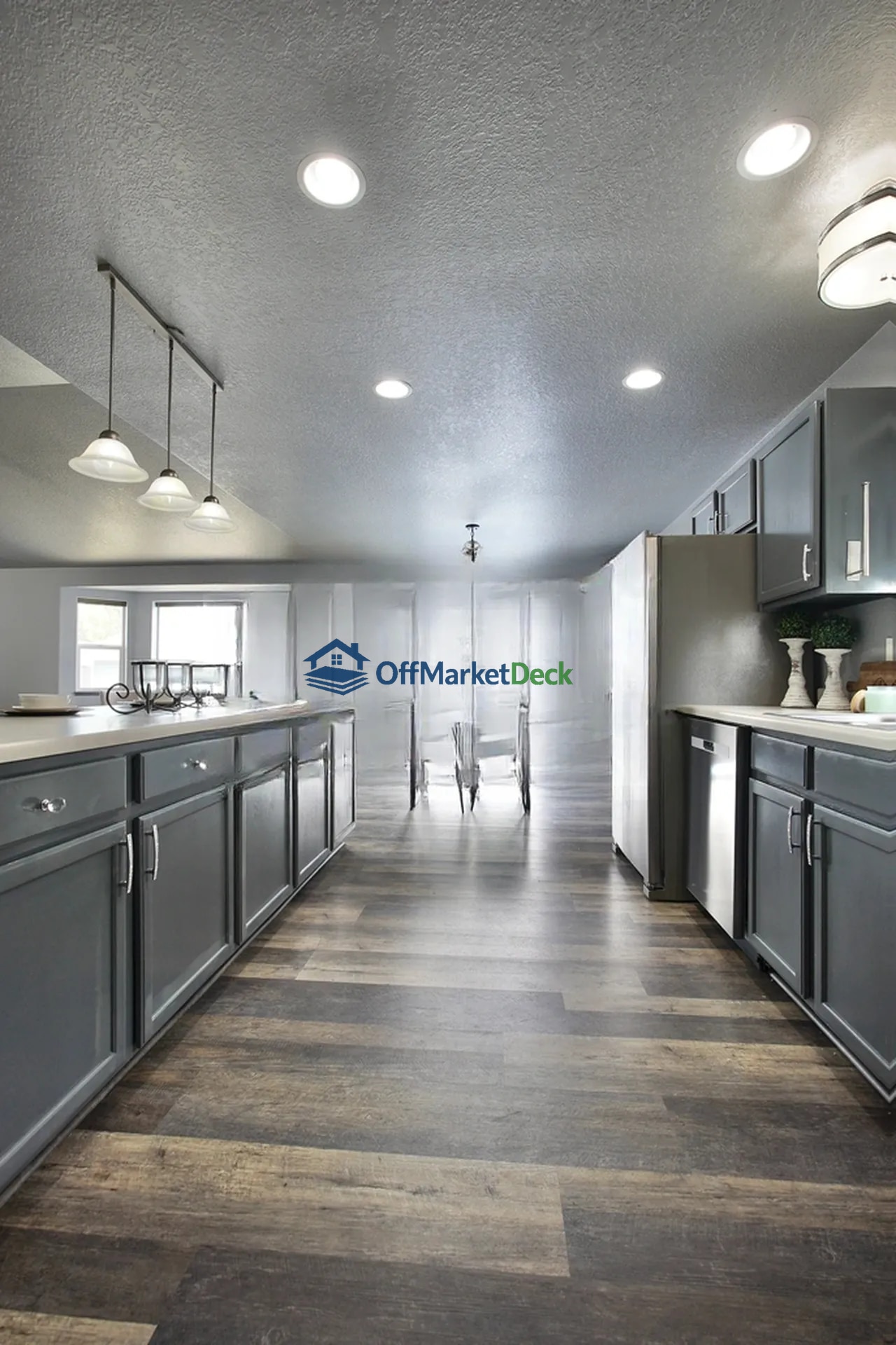Off-market house in Douglas, Wyoming — 4 beds, 3 baths, $400,000 — photo 6 of 8