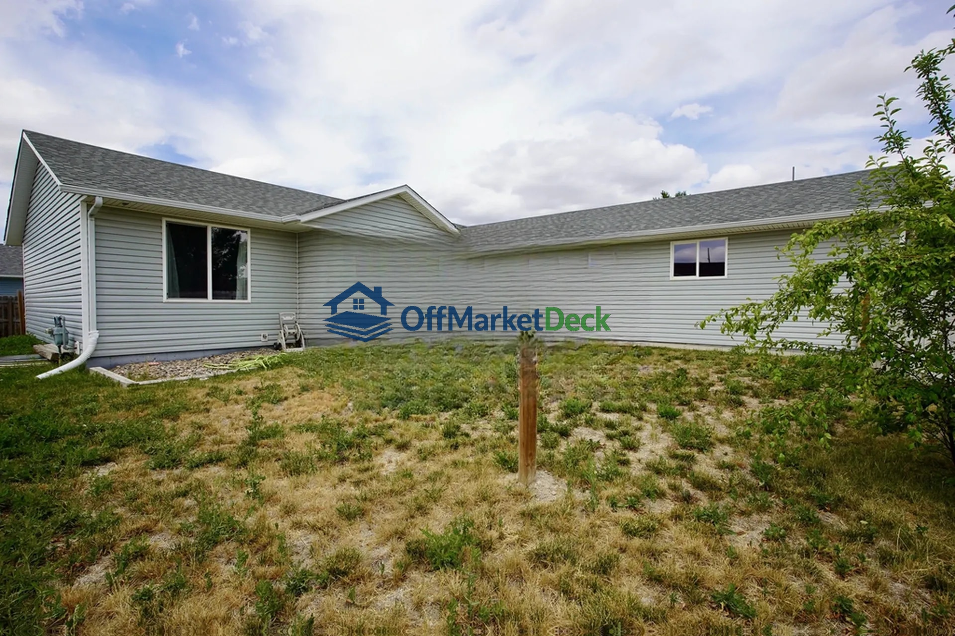 Off-market house in Douglas, Wyoming — 4 beds, 3 baths, $400,000 — photo 2 of 8