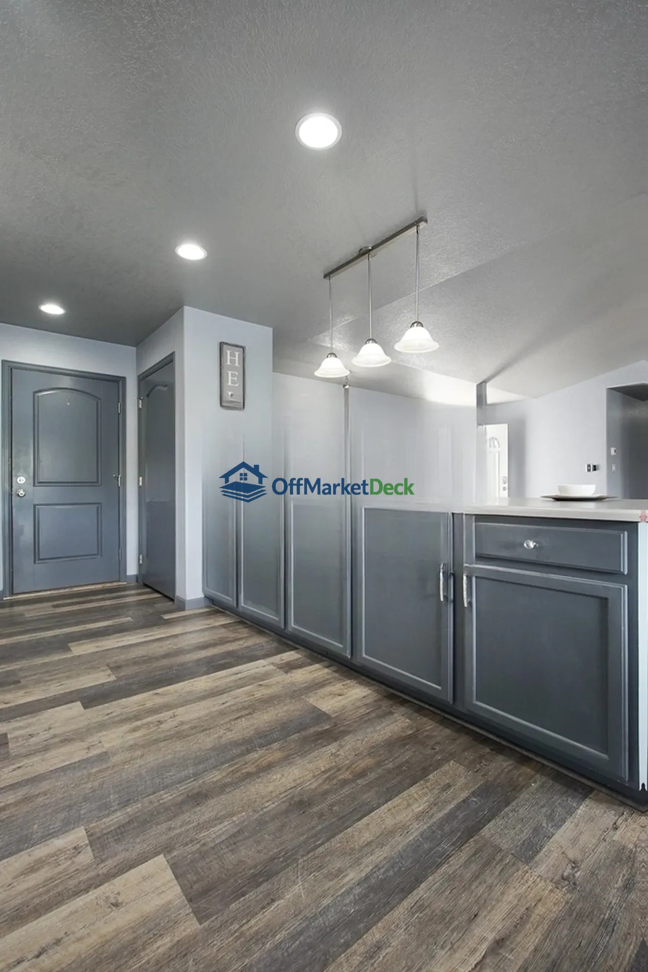 Off-market house in Douglas, Wyoming — 4 beds, 3 baths, $400,000 — photo 8 of 8