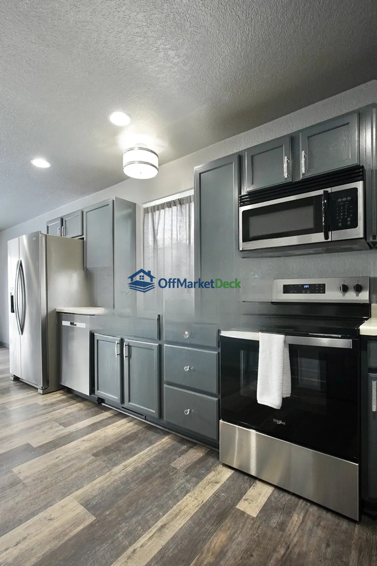 Off-market house in Douglas, Wyoming — 4 beds, 3 baths, $400,000 — photo 4 of 8